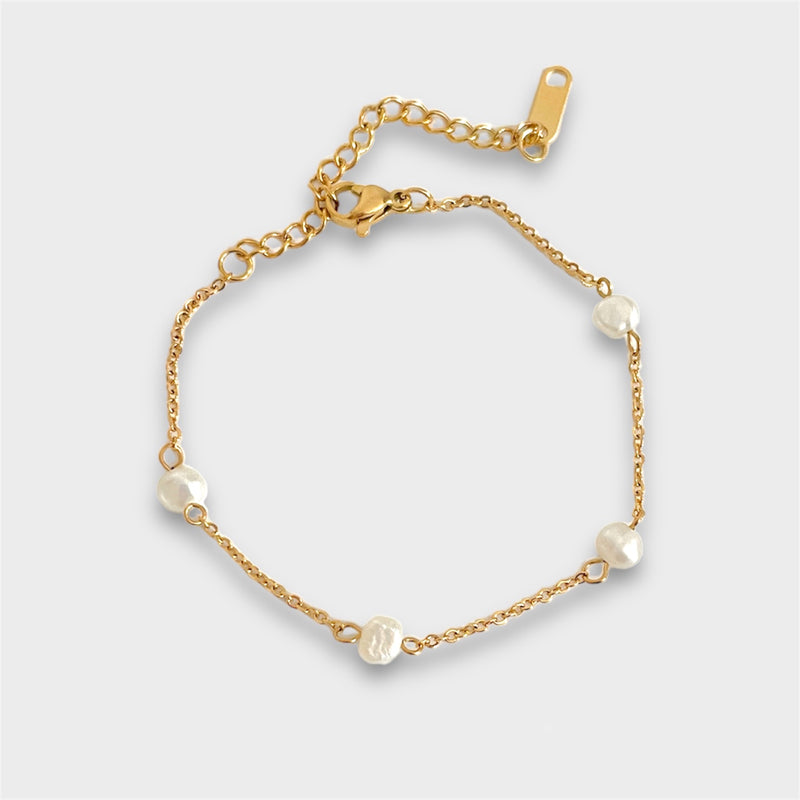 Maura Pearl Bracelet