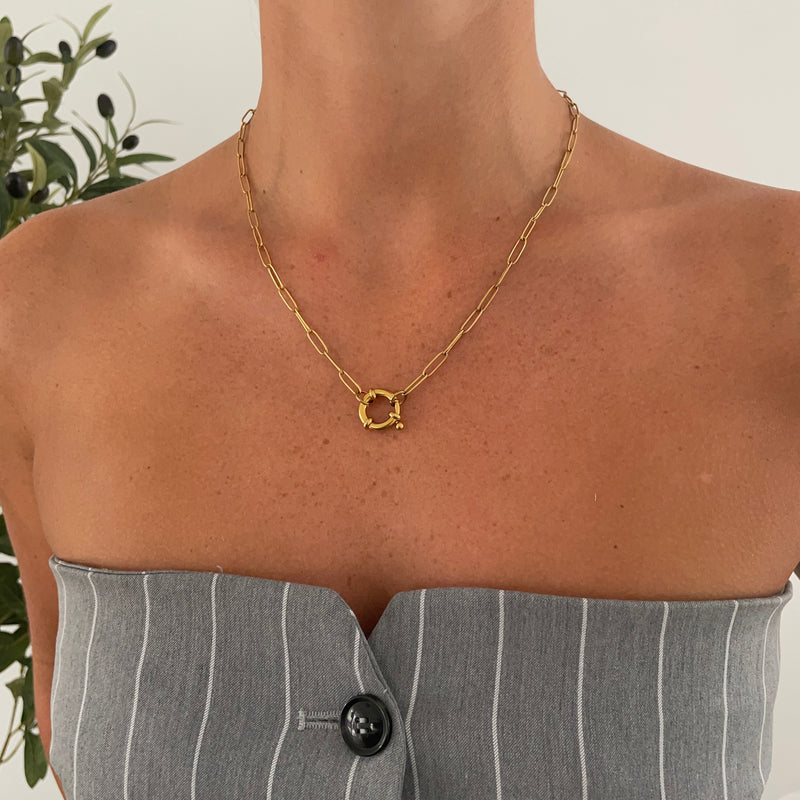 Demi Chain